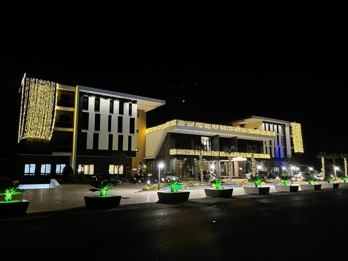 Deluxe Resort And Spa Koplik Exteriör bild