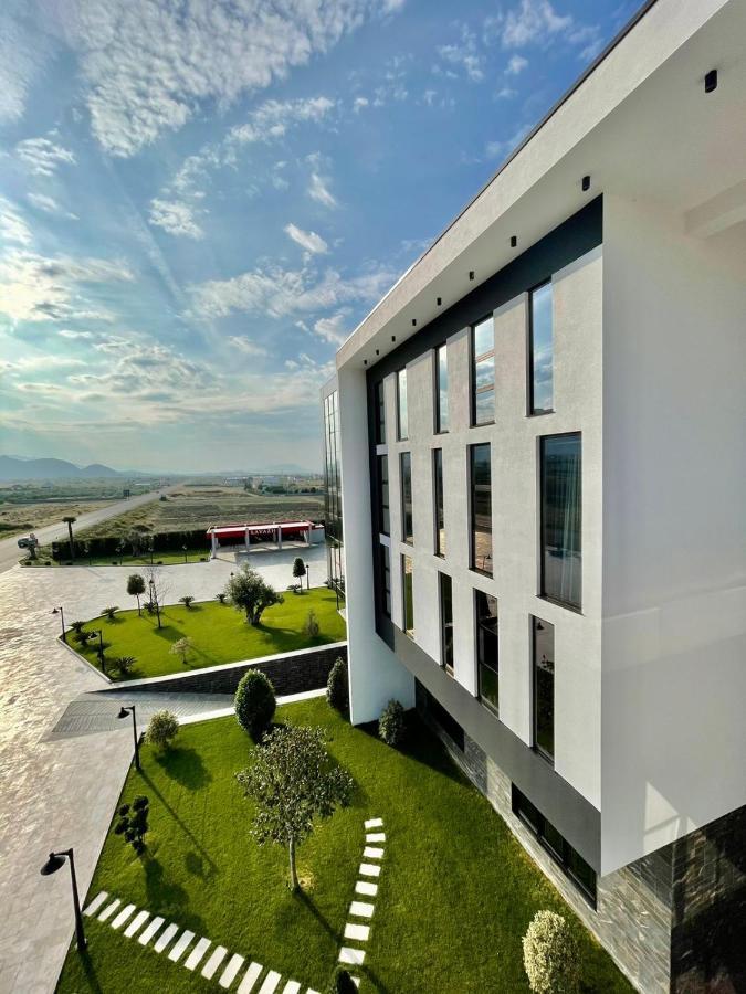 Deluxe Resort And Spa Koplik Exteriör bild