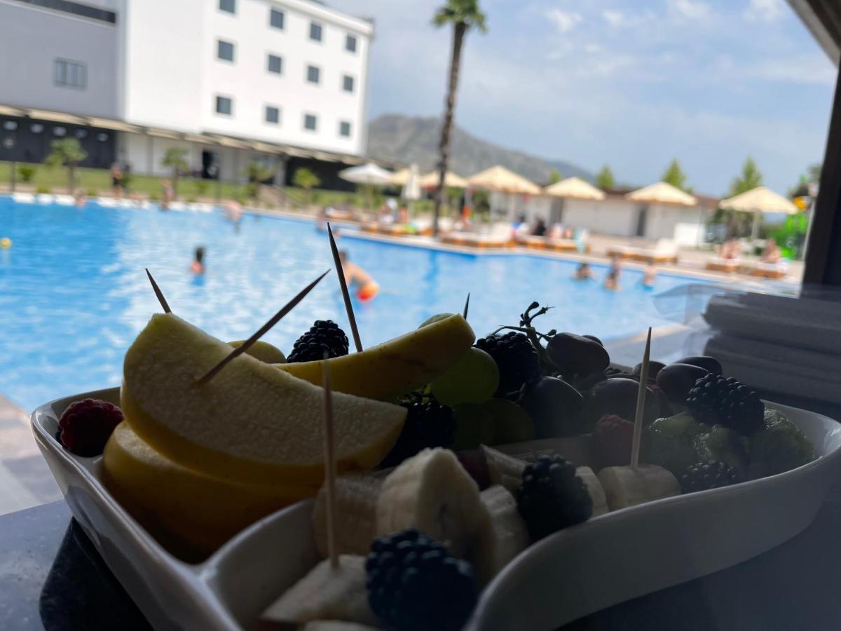 Deluxe Resort And Spa Koplik Exteriör bild