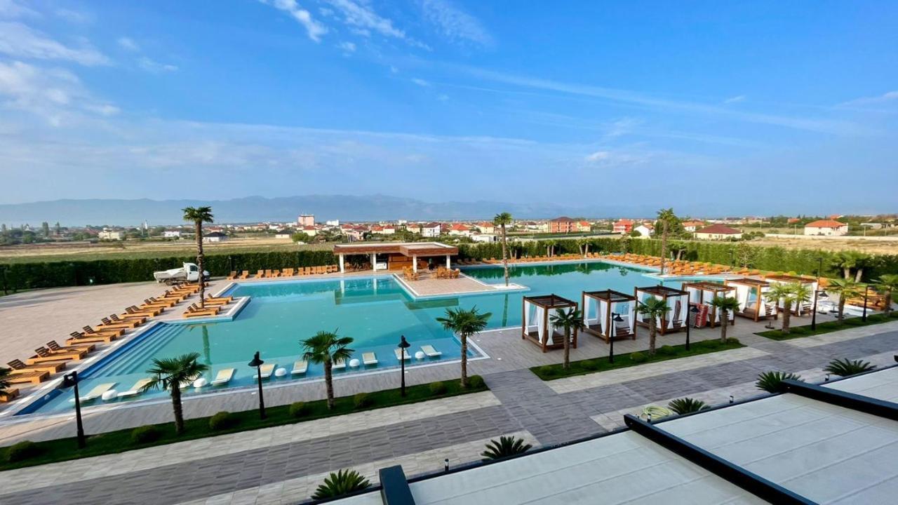 Deluxe Resort And Spa Koplik Exteriör bild
