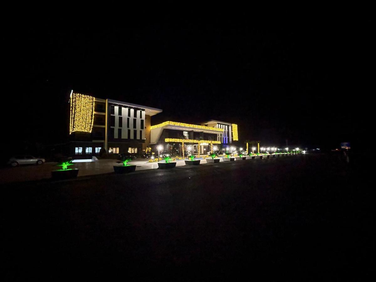 Deluxe Resort And Spa Koplik Exteriör bild